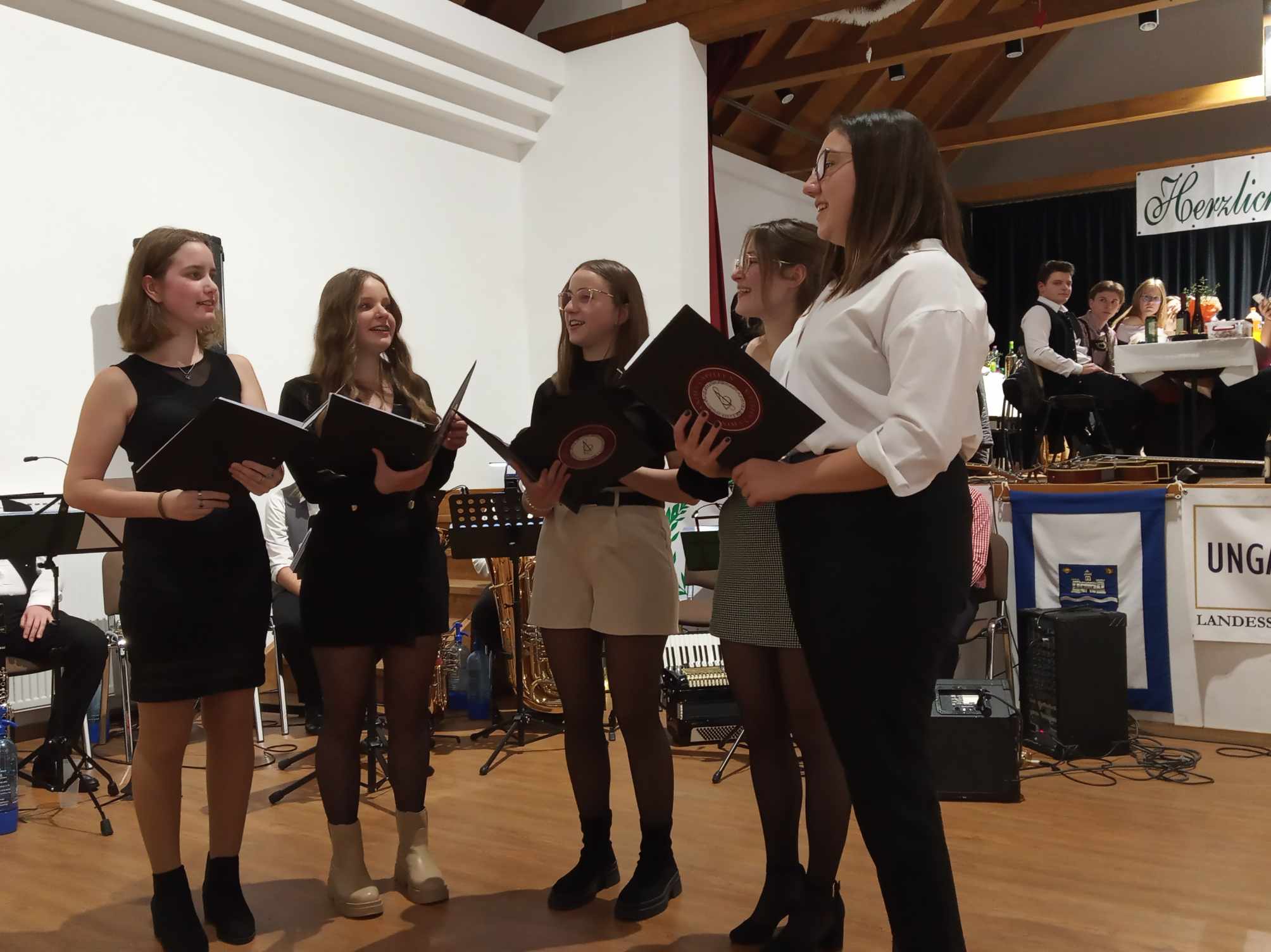 420042863 737042375016981 6152421644142186416 N.jpg